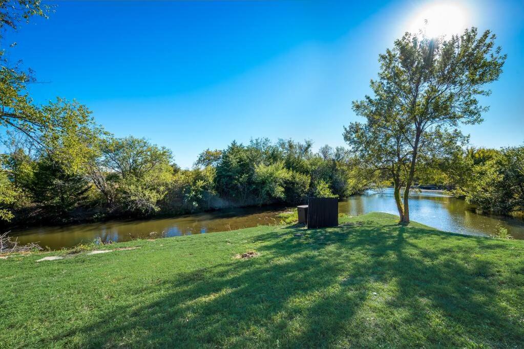 15 Min To At&T Lakefront Home Suite 3 Bed 1 Bath , Read The Listing Irving Ngoại thất bức ảnh